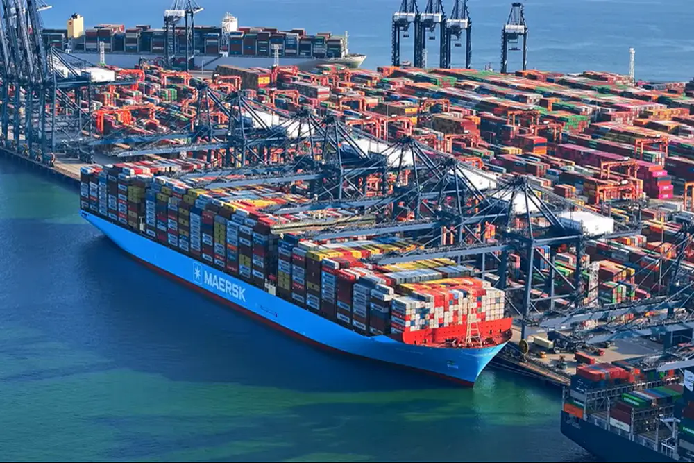 Internationaler Containerhafen Logistik